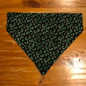 Missletoe dog bandana
